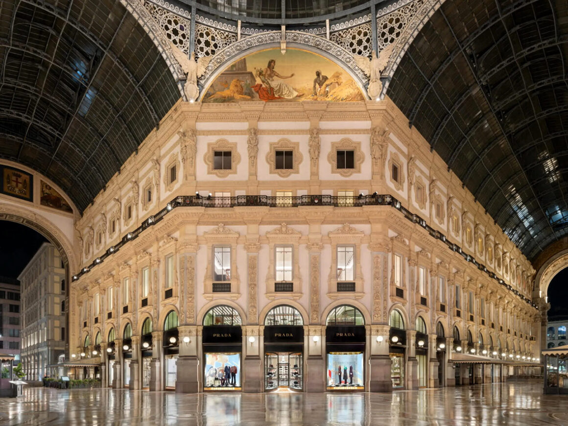 Il lusso è crisi? Prada raddoppia 3 Credits: PRADA
